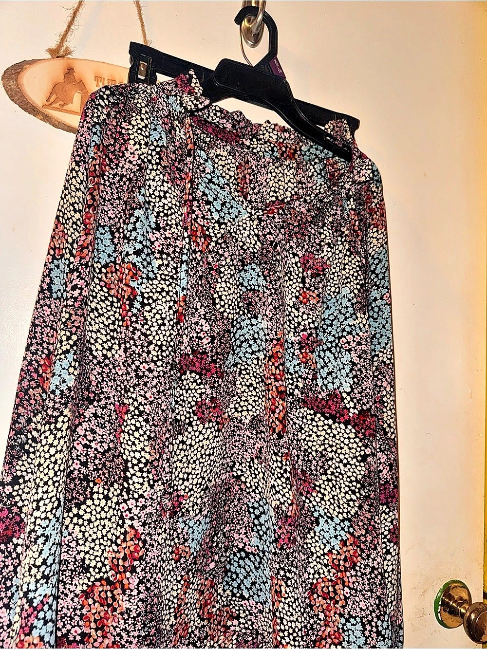Miscellaneous women’s small lot 2 boutique shirts and shorts!